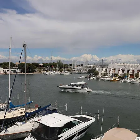 Marina 2 Pieces Avec Terrasse Et Parking, Animaux Admis, Proche - Fr-1-307-260 * Le Grau-du-Roi