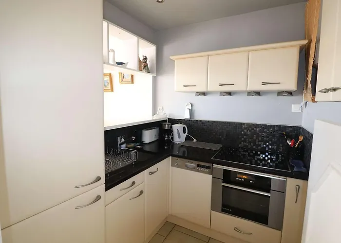 Marina 2 Pieces Avec Terrasse Et Parking, Animaux Admis, Proche - Fr-1-307-260