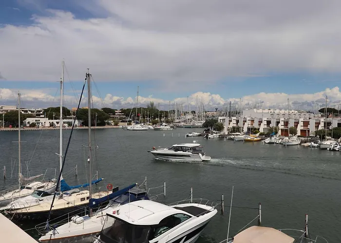 Marina 2 Pieces Avec Terrasse Et Parking, Animaux Admis, Proche - Fr-1-307-260 * Le Grau-du-Roi